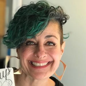 Meet your Posher, Traci